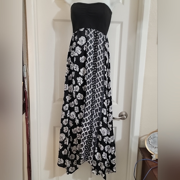 Volcom Women's Black And White Floral Dress Size XSmall - Picture 1 of 4